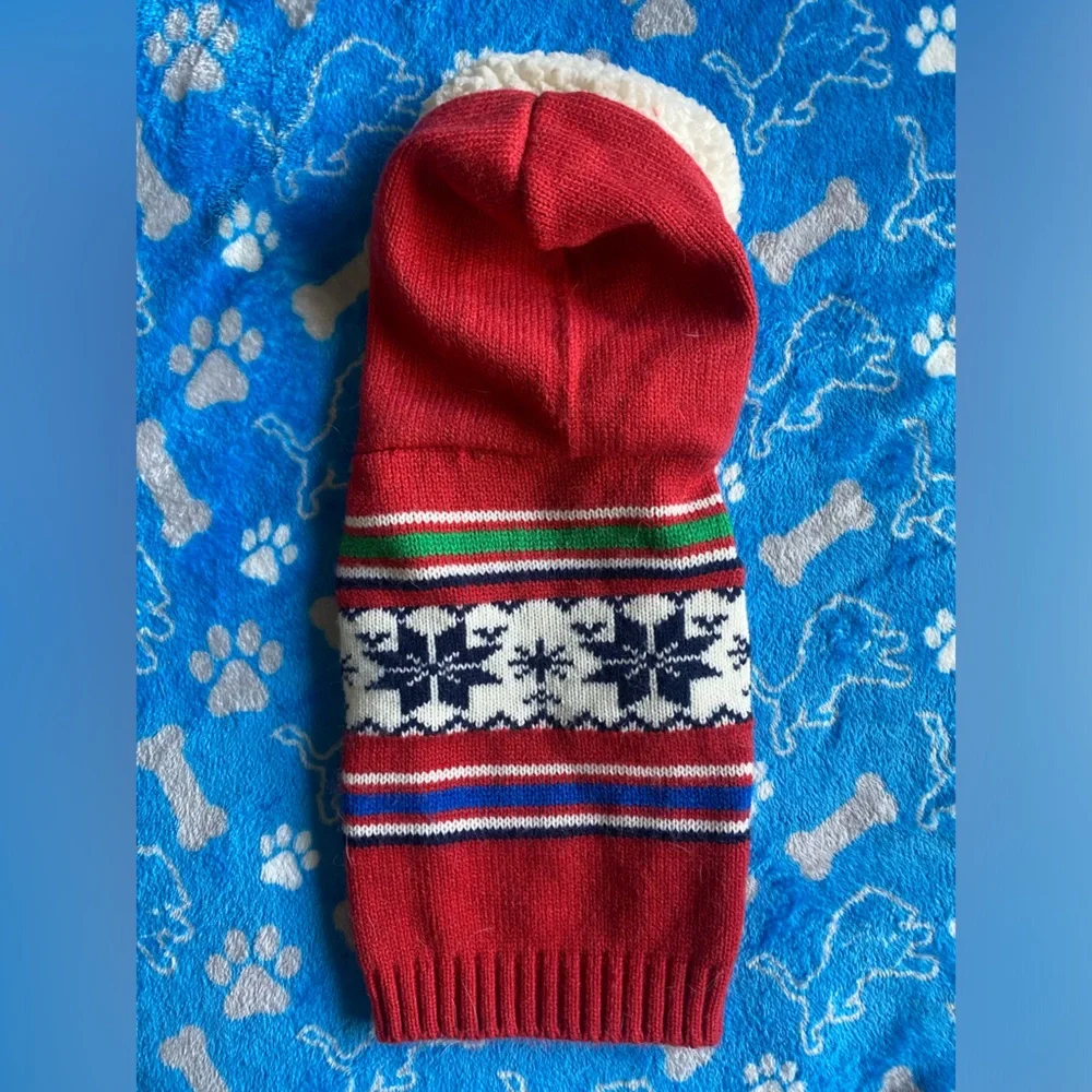 Red Dog Sweater size Small